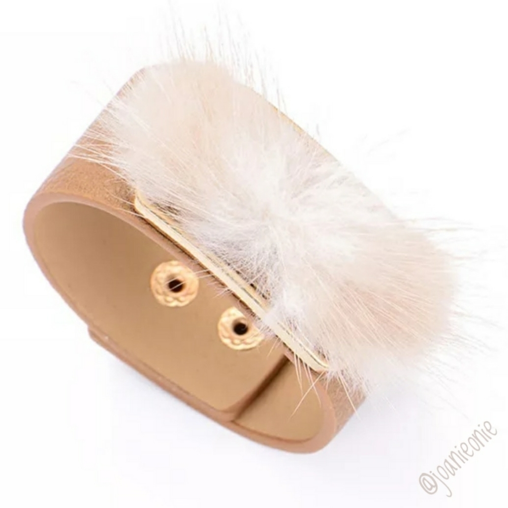 Bracelet Leather Fur Cream Snap Adjustable NWT